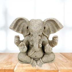 Ganesh statuette - dieu éléphant avec quatre bras - sablée