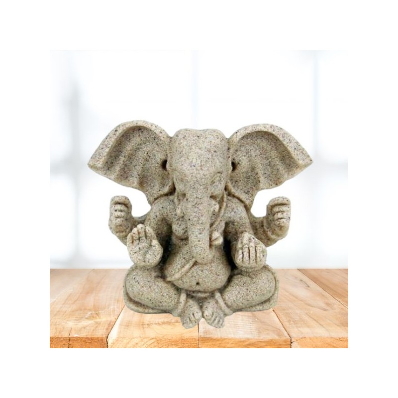 Ganesh statuette - dieu éléphant avec quatre bras - sablée