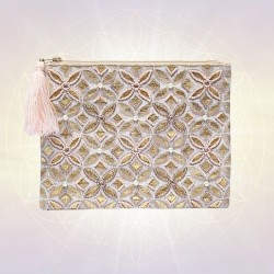 Pochette étui Fleur de Vie en Velours Rose beige – Élégance et Magie