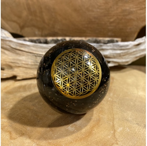 Sphère d'Orgonite Tourmaline avec fleur de vie - 5 cm