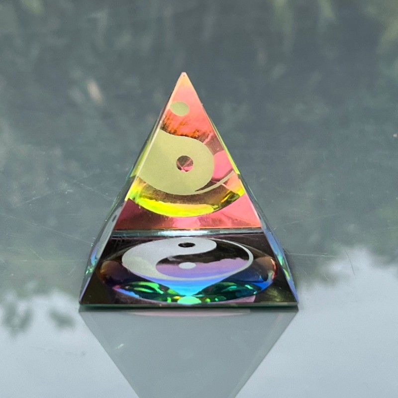 Pyramide de Cristal Yin Yang